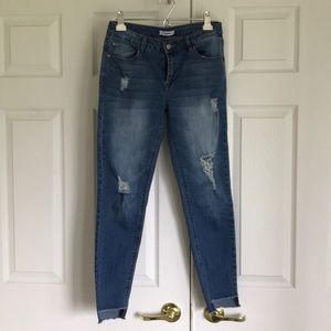 Kensie Distressed Ankle Jeans